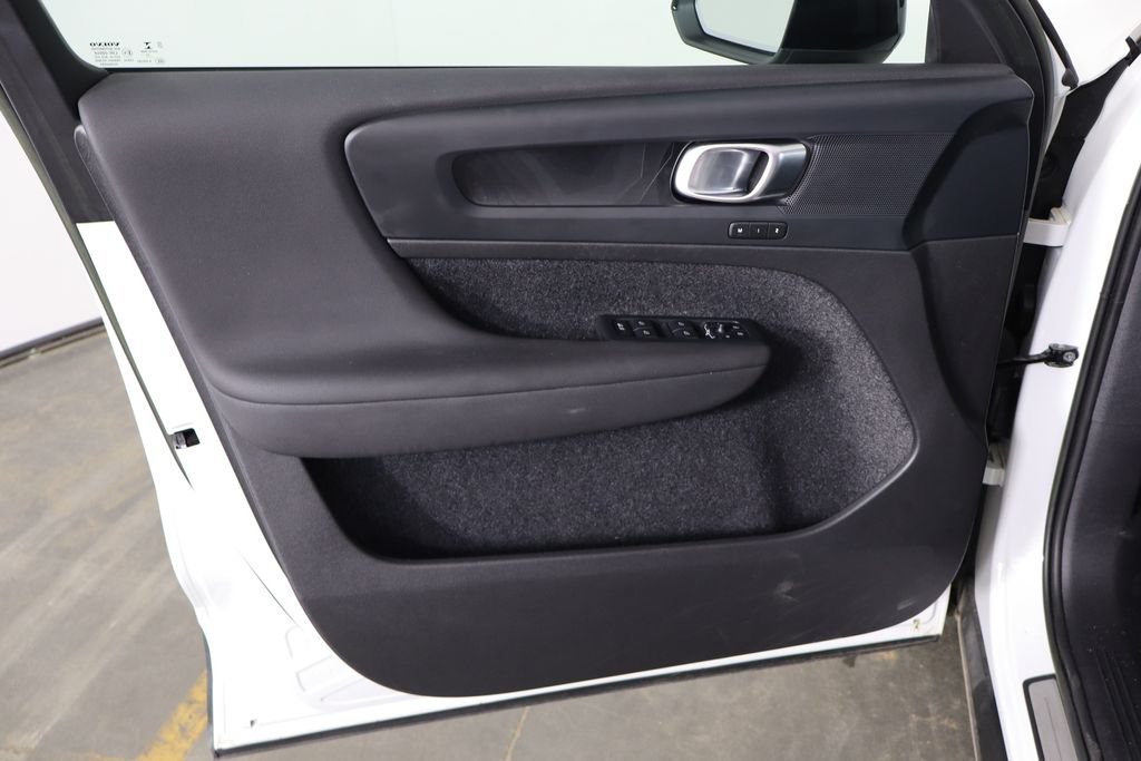 Used 2023 Volvo XC40 Recharge Plus AWD/4WD image 18