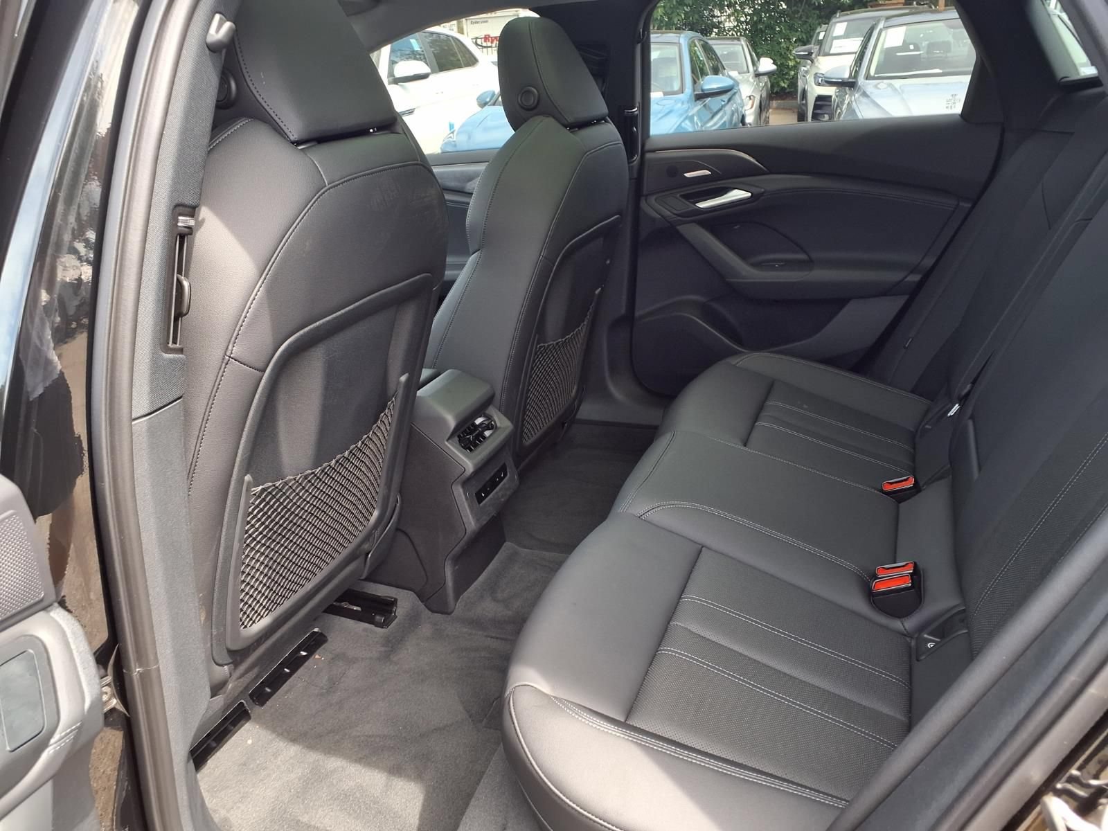Used 2025 Audi A6 e-tron Premium Plus w/ Premium Plus RWD image 17