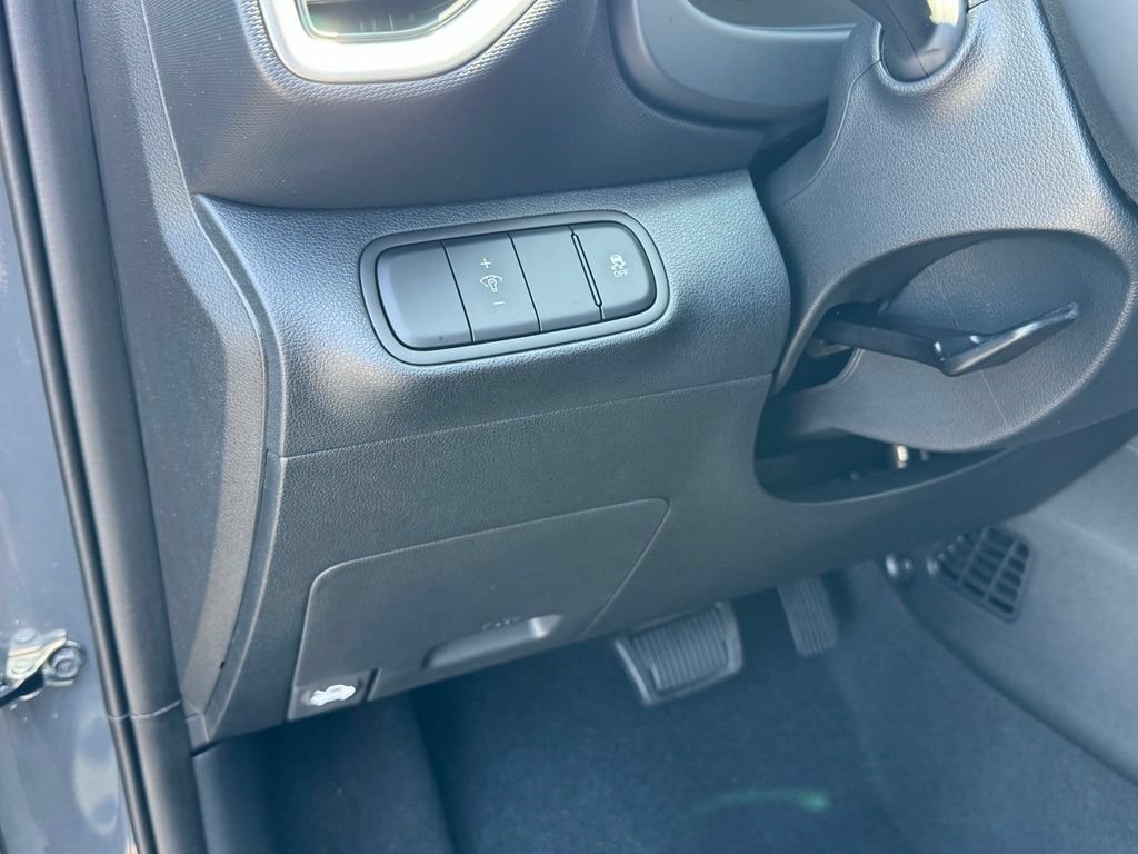 Used 2026 Hyundai Venue SEL FWD image 38