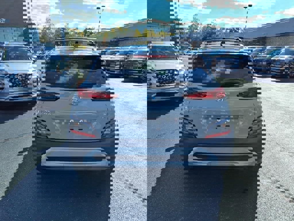 Used 2022 Hyundai Kona SEL image 24