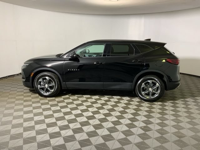 Used 2025 Chevrolet Blazer LT AWD/4WD image 11