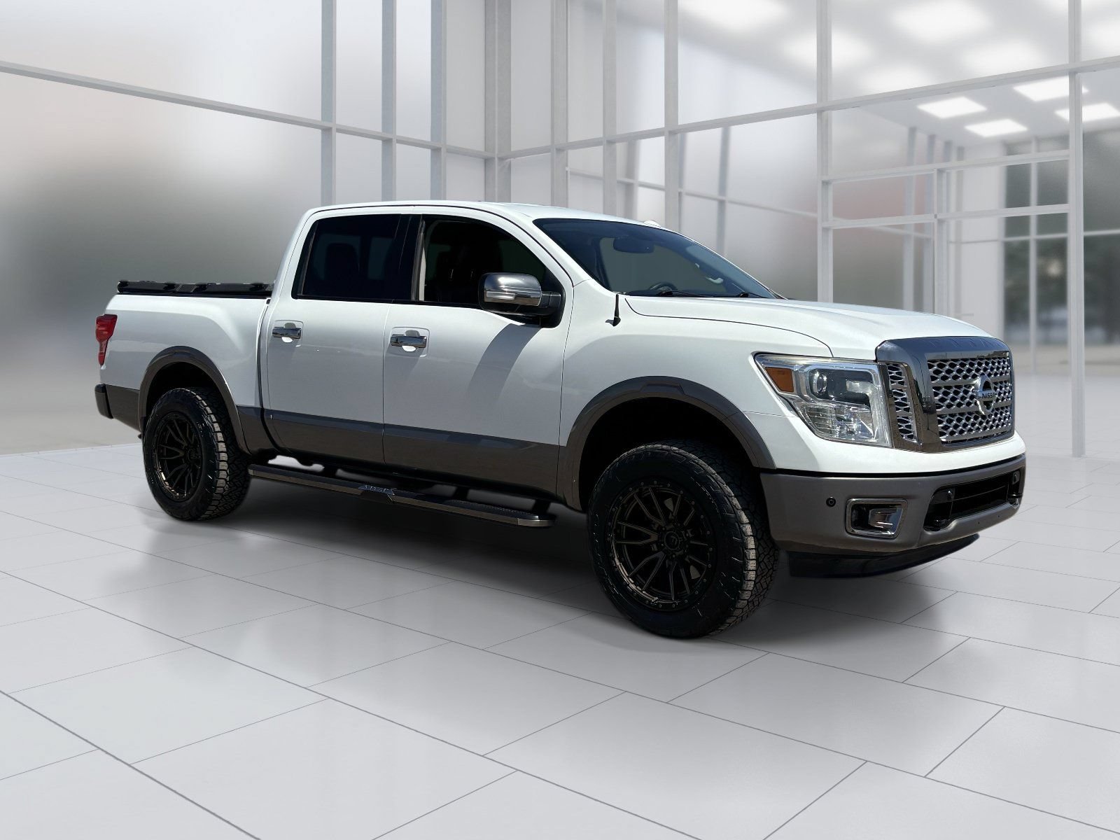 Used 2018 Nissan Titan Platinum Reserve w/ Platinum Utility Package AWD/4WD image 8