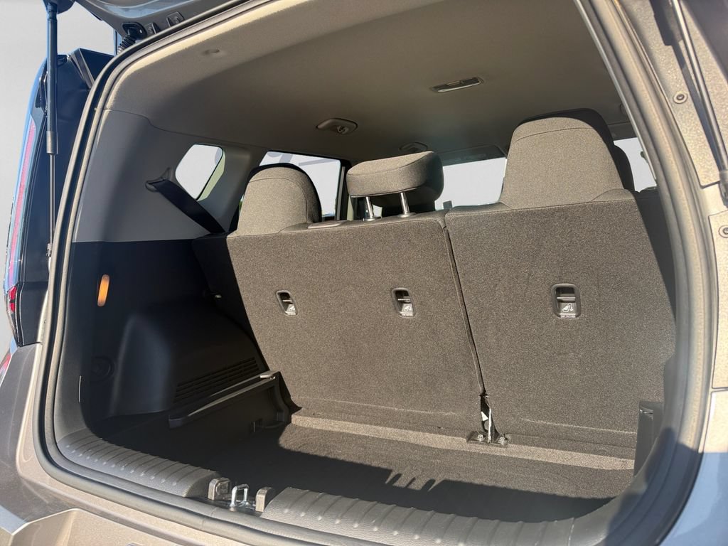 Used 2025 Kia Soul LX w/ LX Technology Package FWD image 31