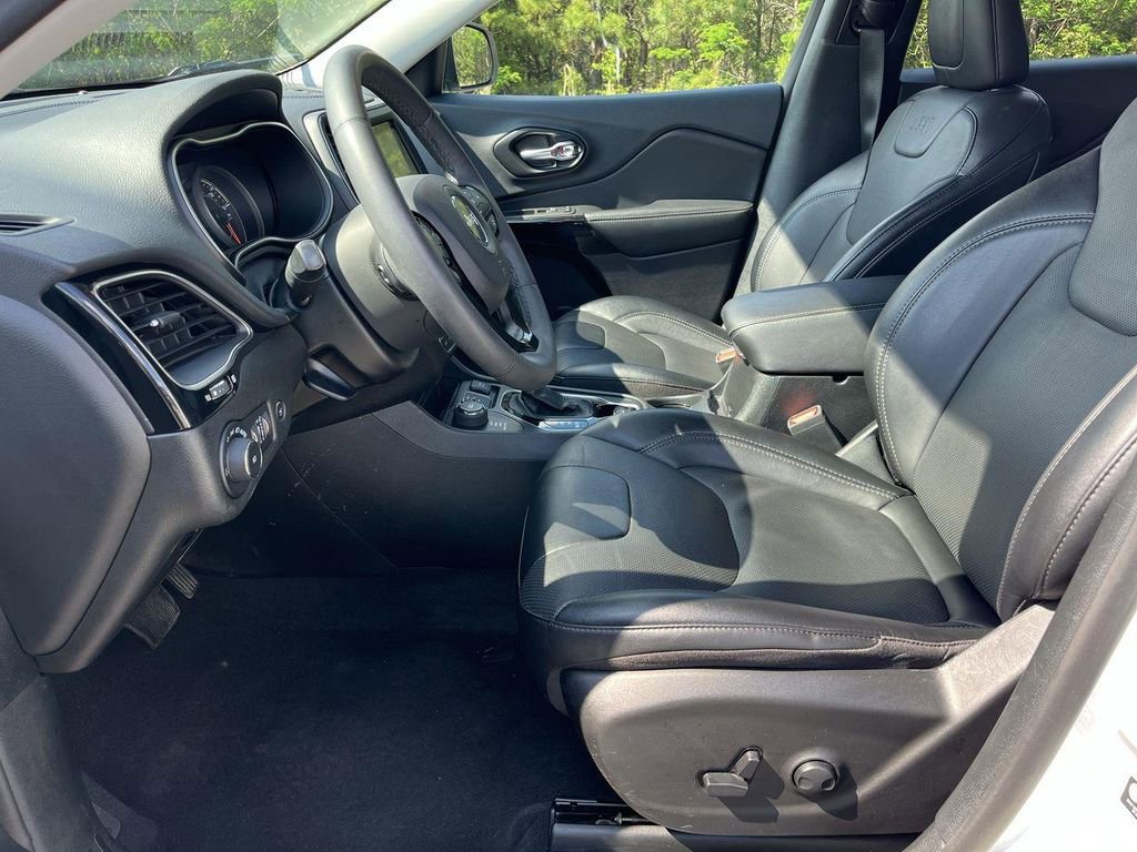 Used 2023 Jeep Cherokee Altitude Lux image 19