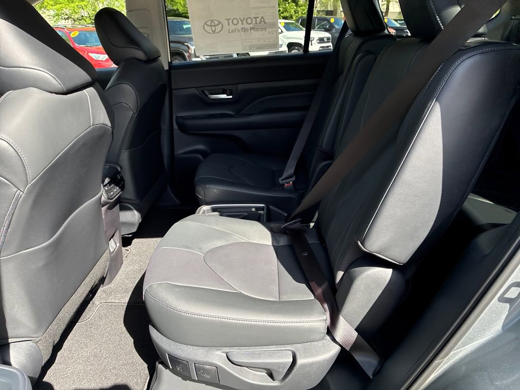 New 2026 Toyota Grand Highlander Limited image 16