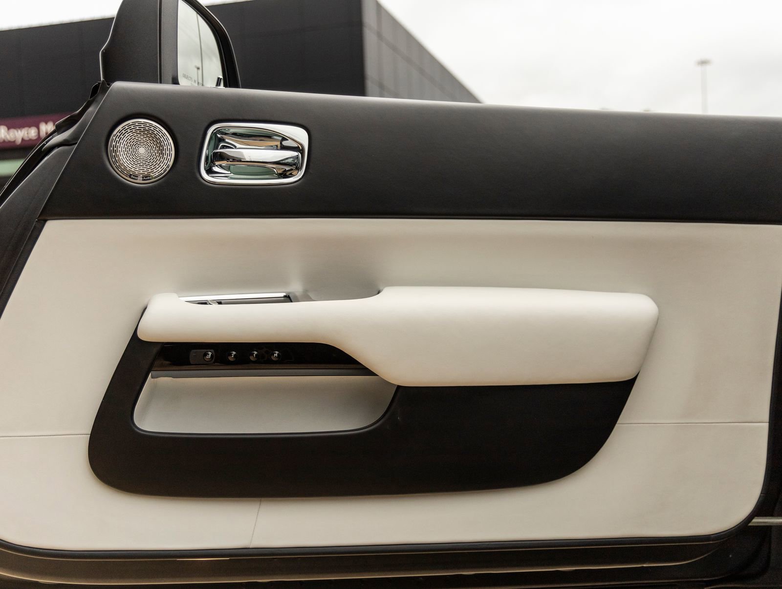 Used 2018 Rolls-Royce Wraith RWD image 45