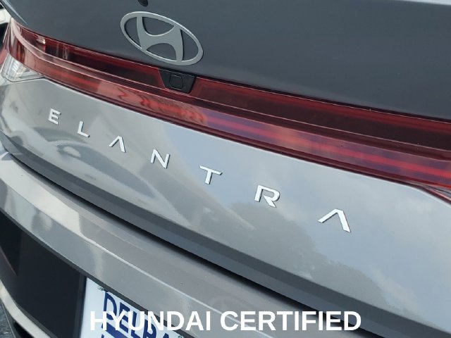 Used 2025 Hyundai Elantra SEL FWD image 7