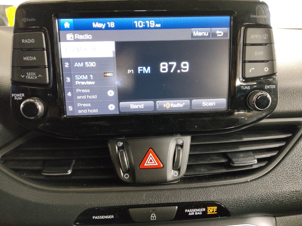 Used 2019 Hyundai Elantra GT FWD image 25