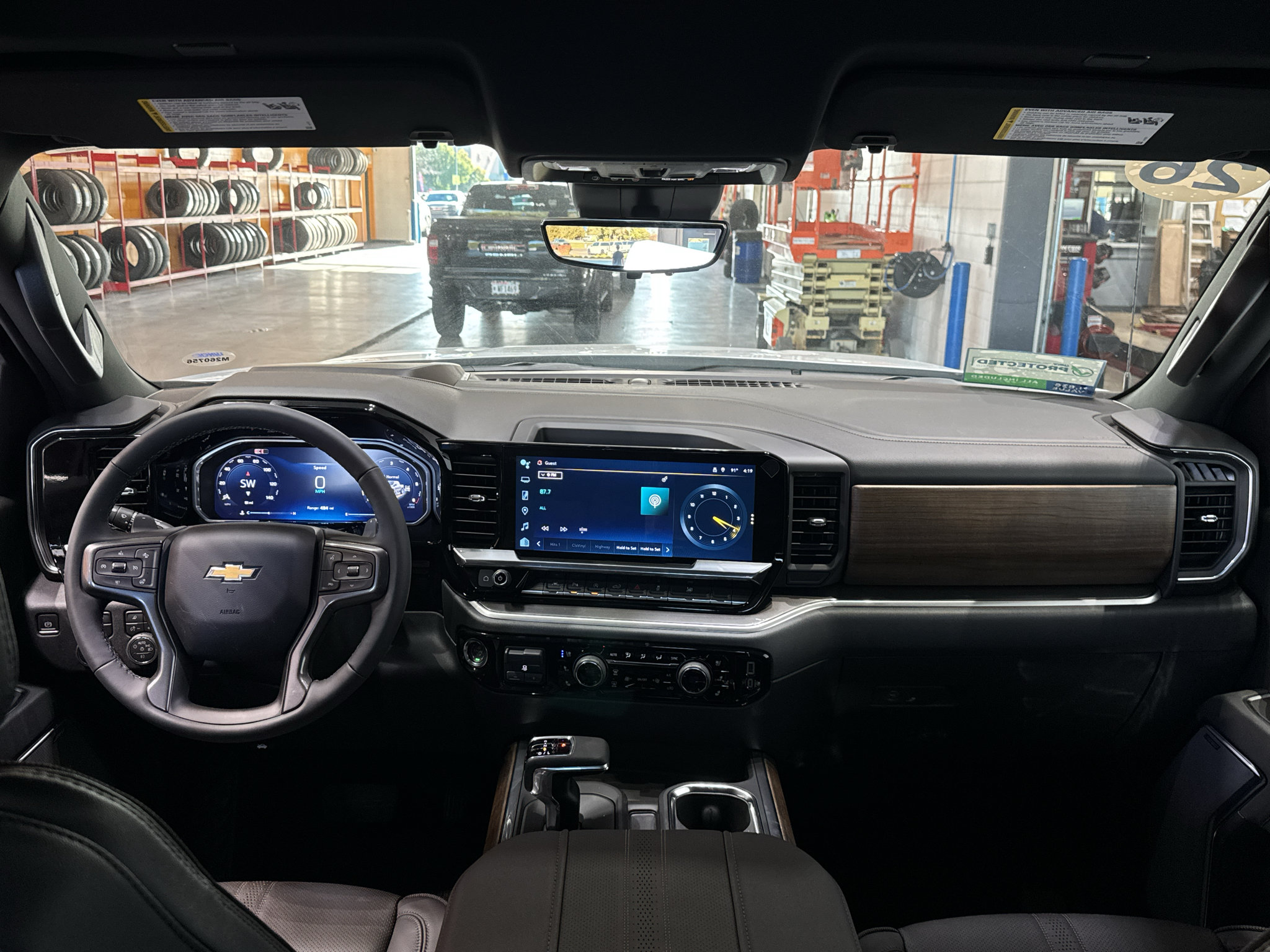 New 2026 Chevrolet Silverado 1500 High Country w/ Technology Package AWD/4WD image 16