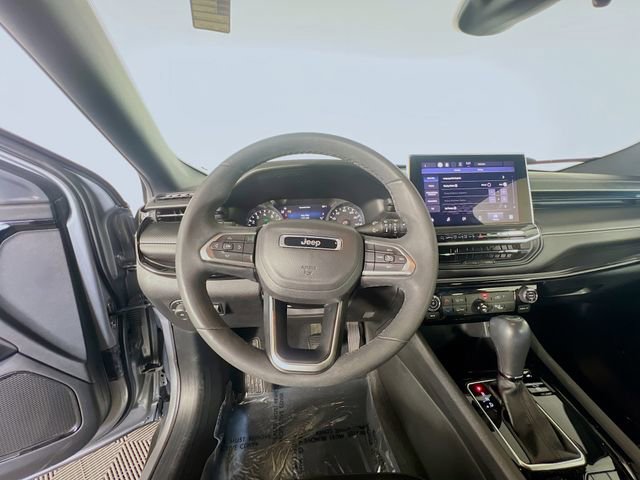 Used 2022 Jeep Compass Altitude FWD image 14