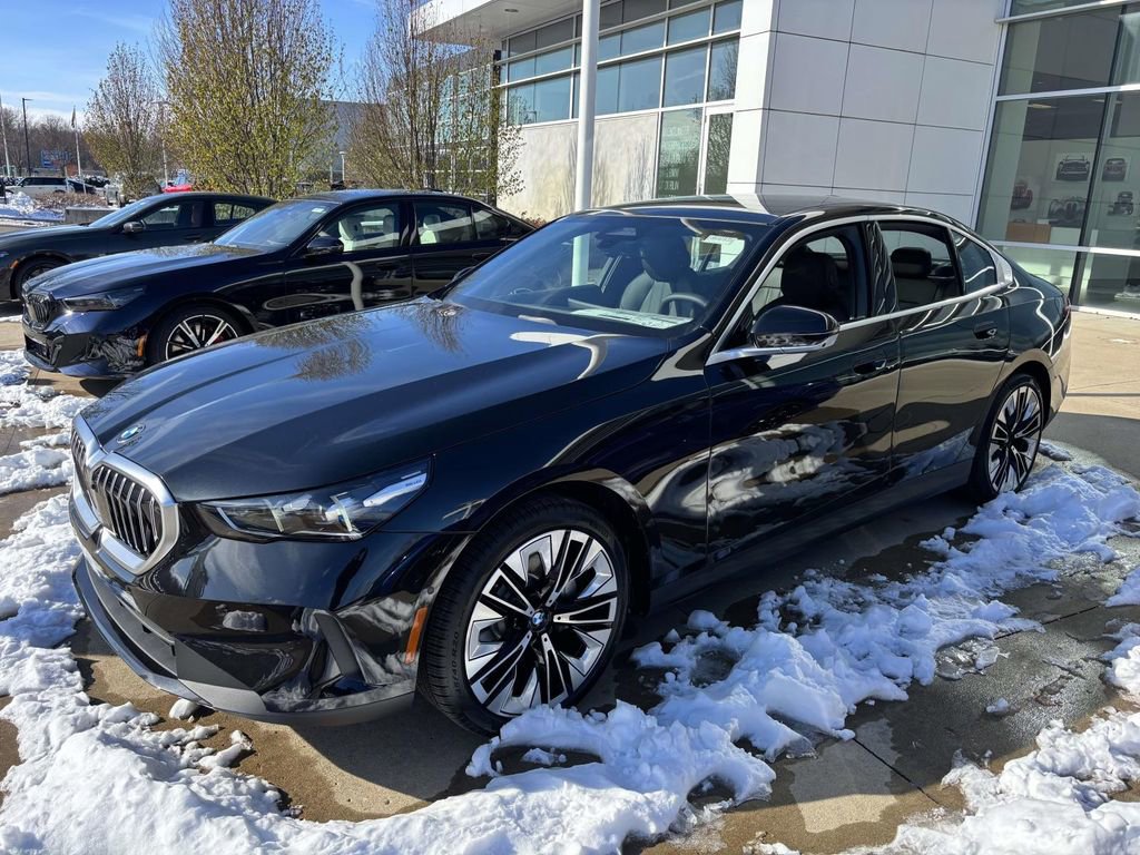 New 2026 BMW 530i xDrive w/ Premium Package image 4