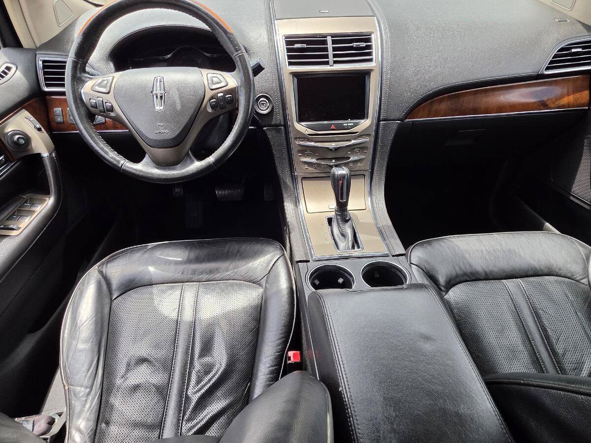 Used 2013 Lincoln MKX AWD image 9