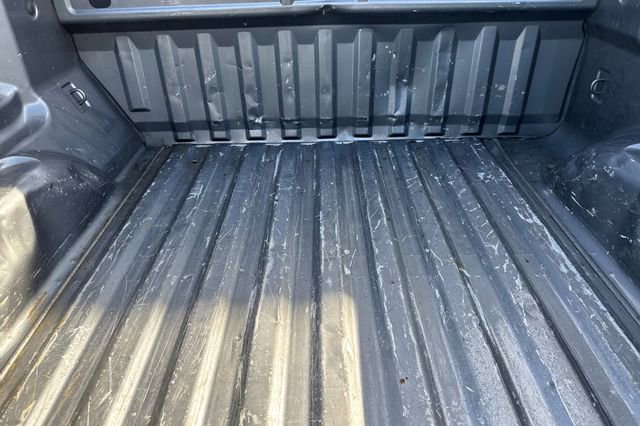 Used 2018 GMC Canyon SLE w/ SLE Convenience Package image 17