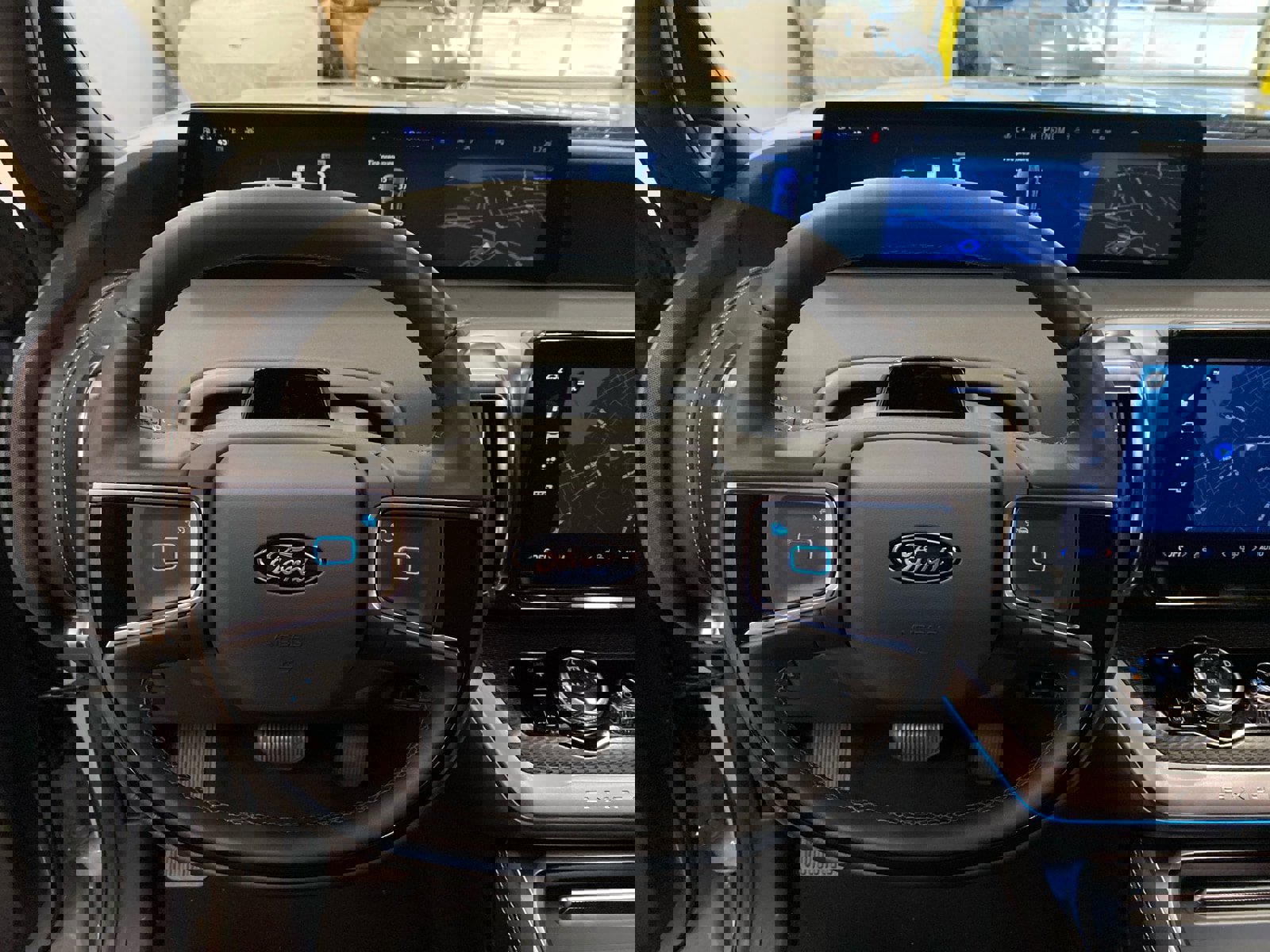 New 2025 Ford Expedition Max Platinum w/ Stealth Performance Package image 45