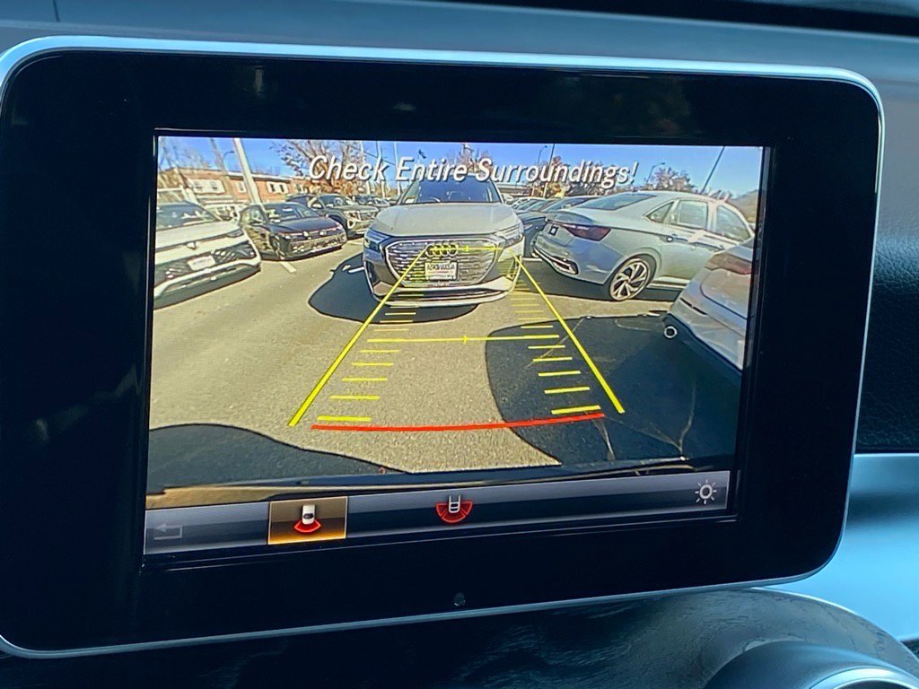 Used 2018 Mercedes-Benz GLC 300 4MATIC image 16