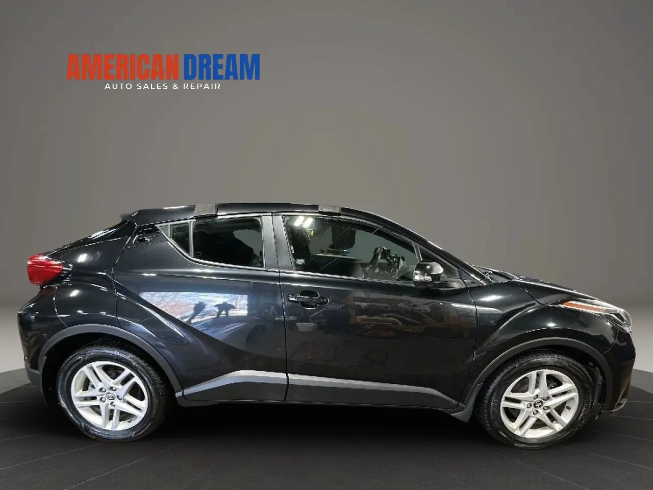 Used 2021 Toyota C-HR LE FWD image 6