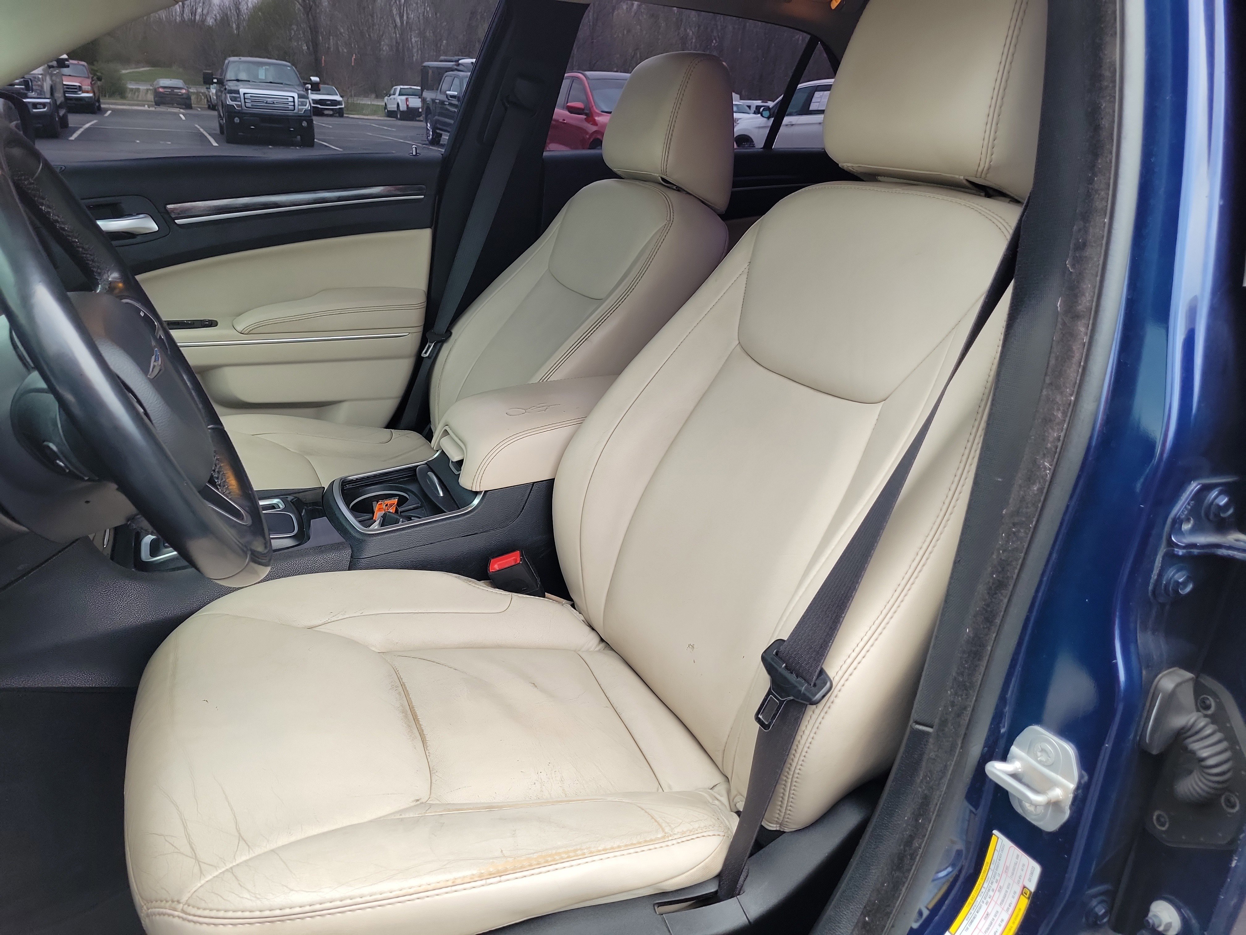 Used 2016 Chrysler 300 Limited image 17