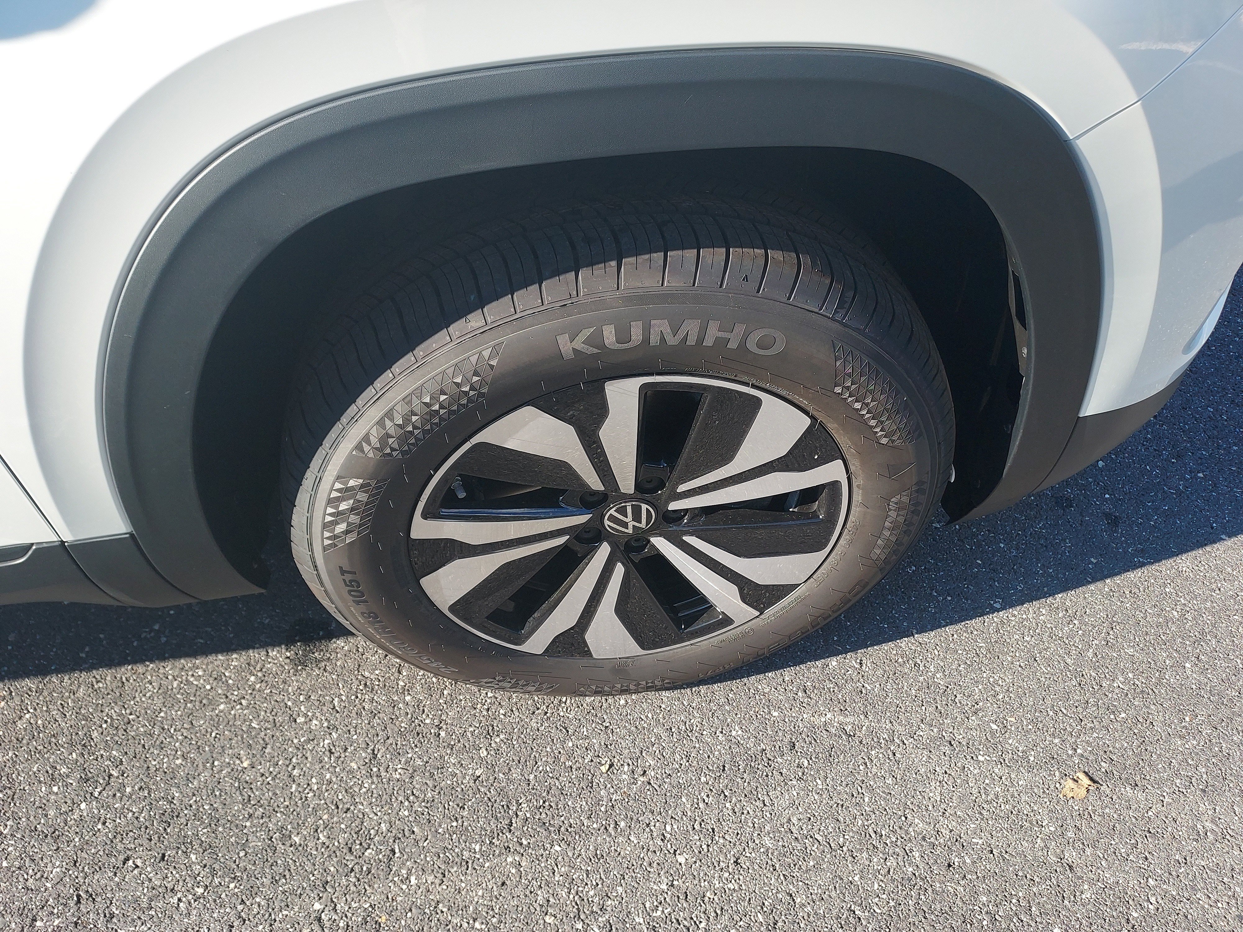 New 2026 Volkswagen Atlas SE image 12