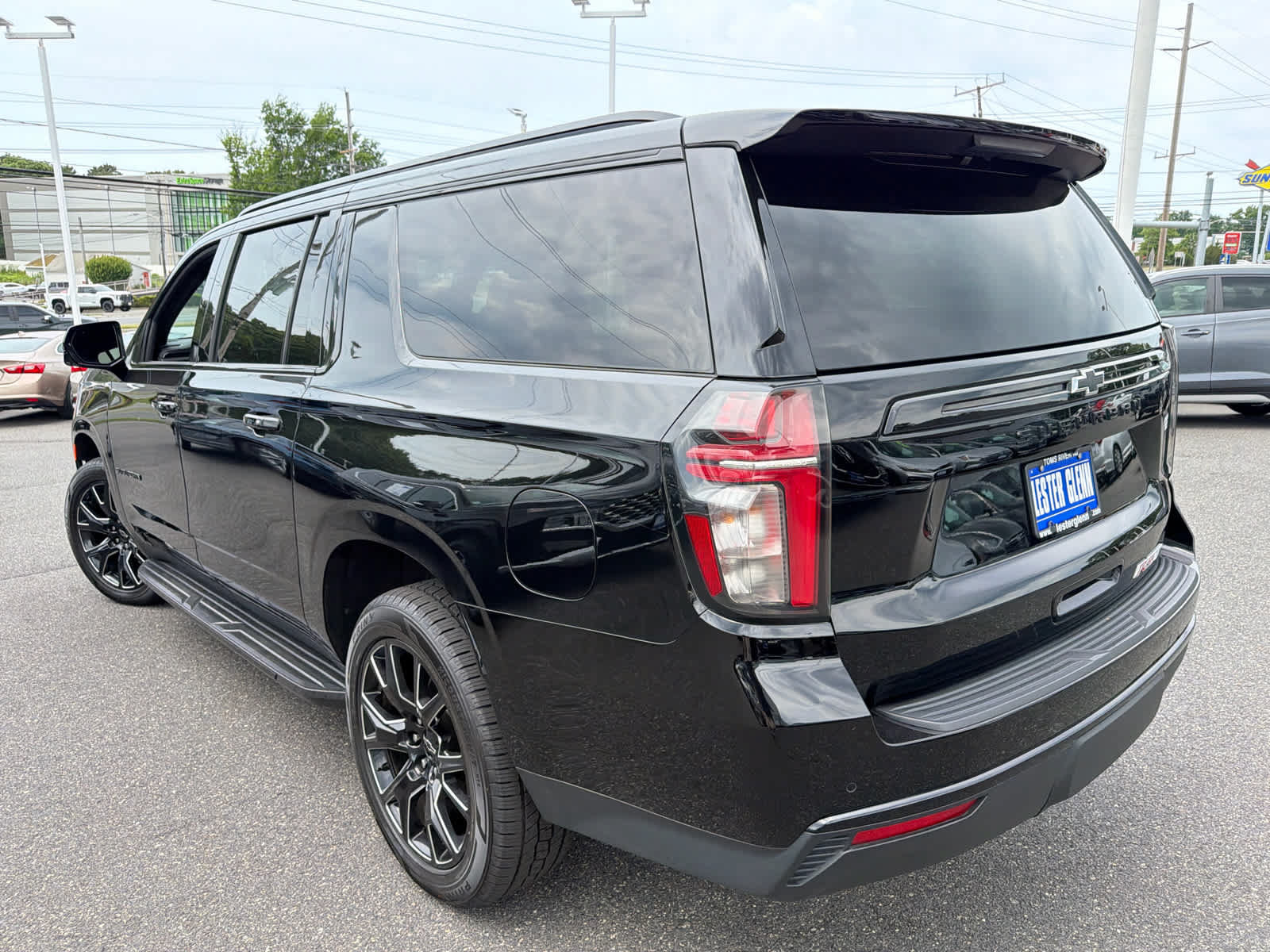 Certified 2024 Chevrolet Suburban RST w/ Luxury Package AWD/4WD image 33