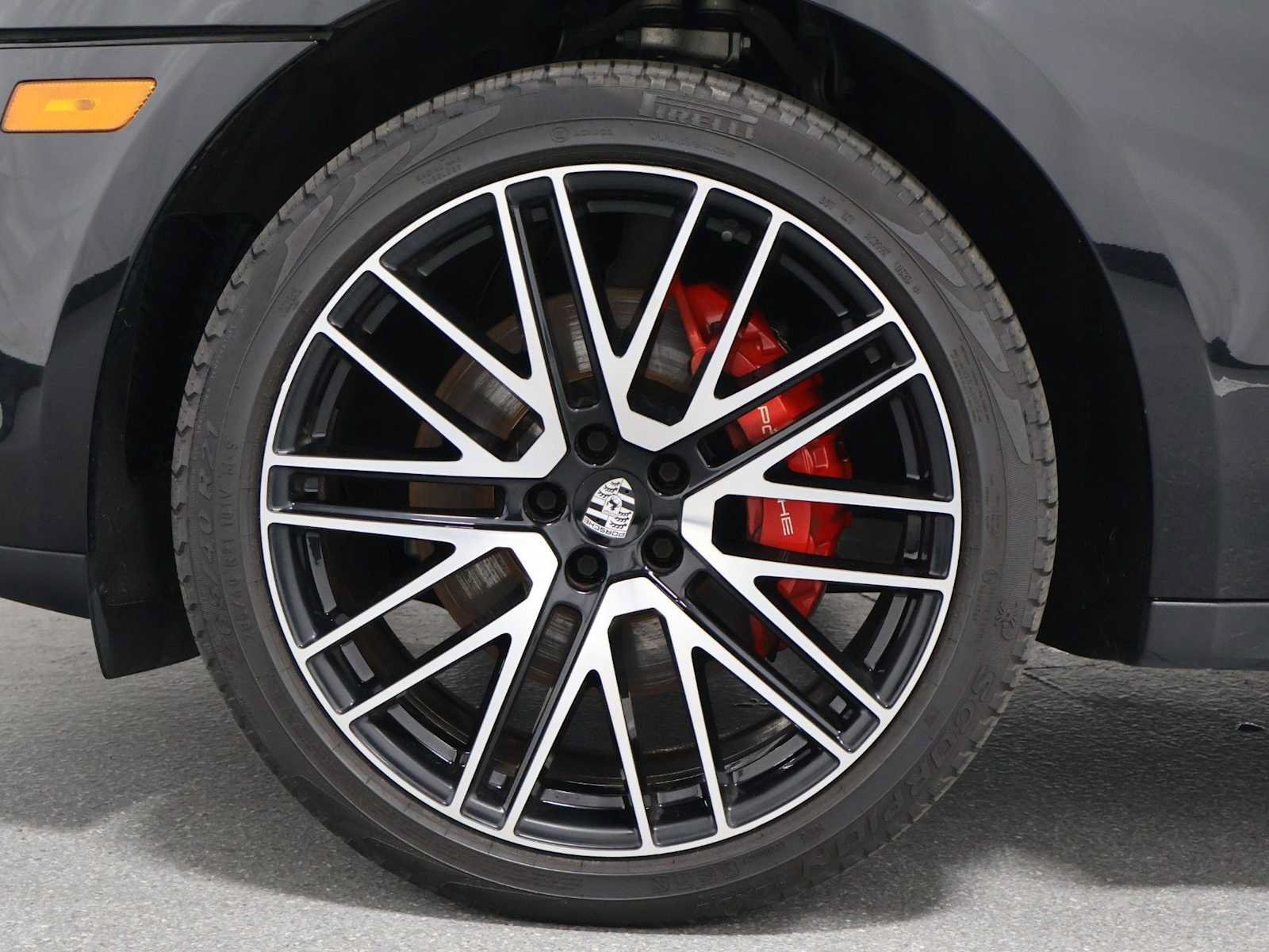 Certified 2023 Porsche Macan S AWD/4WD image 37