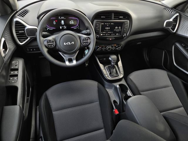 Used 2025 Kia Soul LX image 16