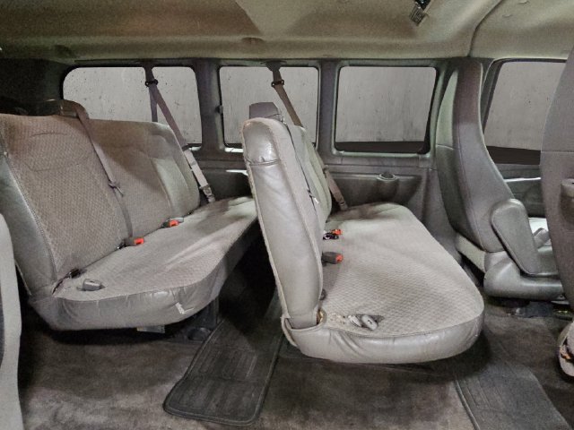Used 2011 Chevrolet Express 1500 LT w/ LT Preferred Equipment Group AWD/4WD image 20