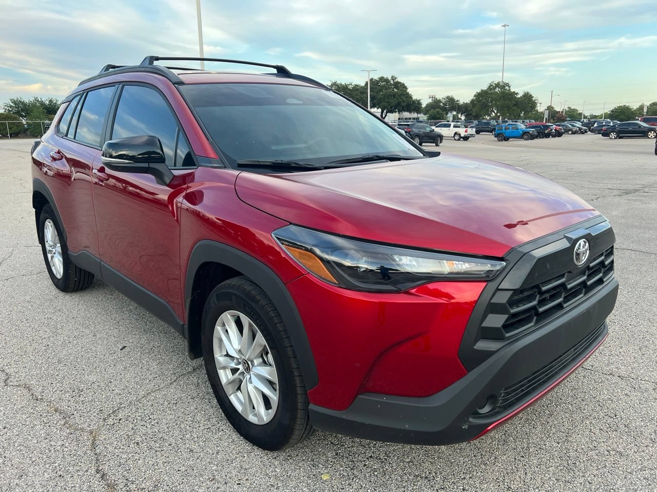 Used 2026 Toyota Corolla Cross LE FWD image 3