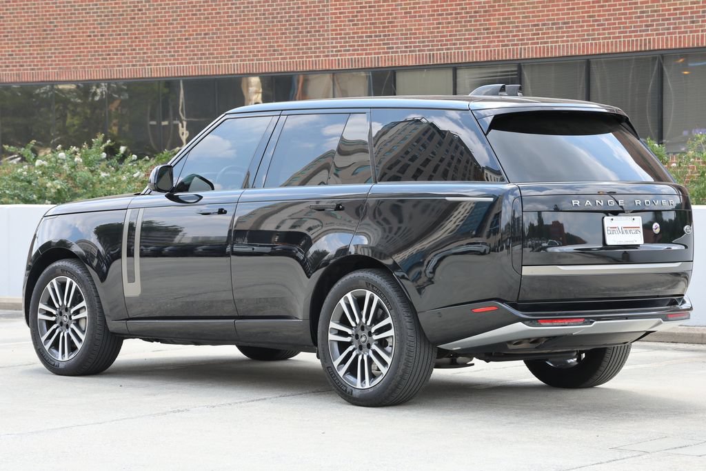 Used 2023 Land Rover Range Rover SE AWD/4WD image 2