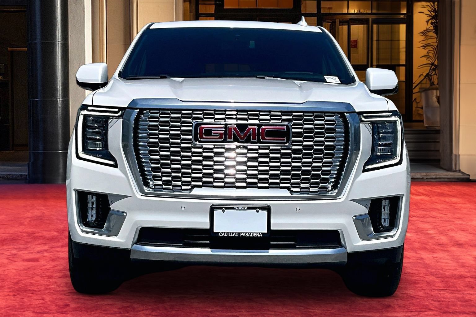 Used 2024 GMC Yukon Denali AWD/4WD image 3