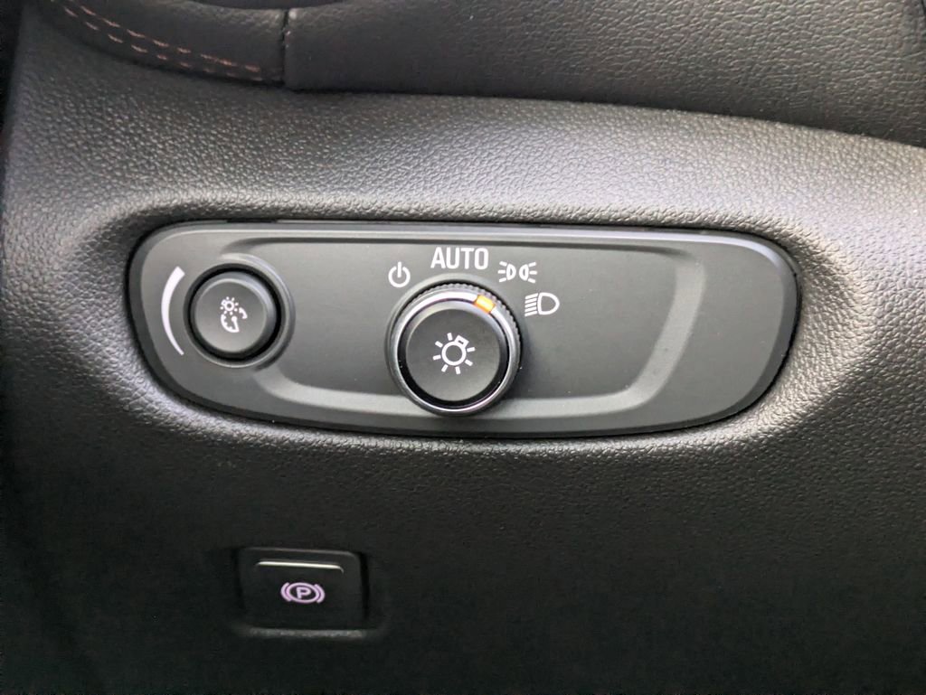 Used 2022 Chevrolet Blazer Premier w/ Enhanced Convenience Package image 35