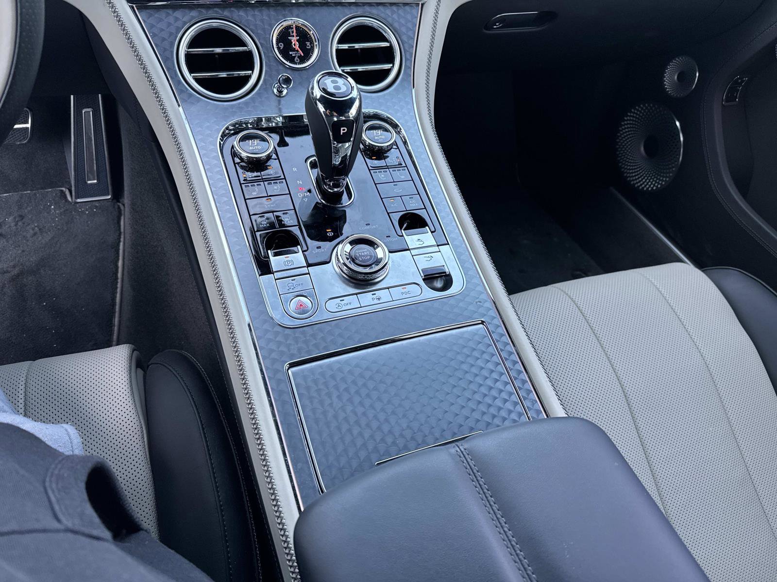 Used 2024 Bentley Continental GT image 23