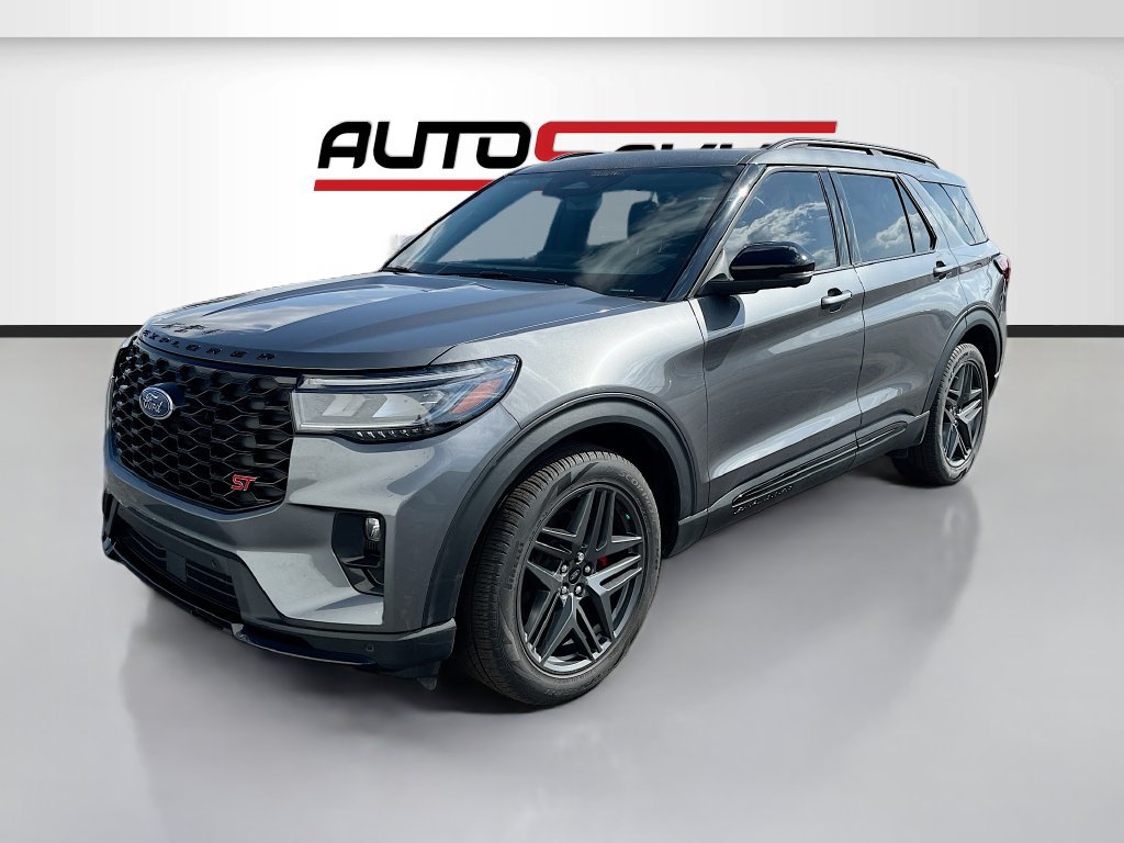 Used 2025 Ford Explorer ST AWD/4WD image 3