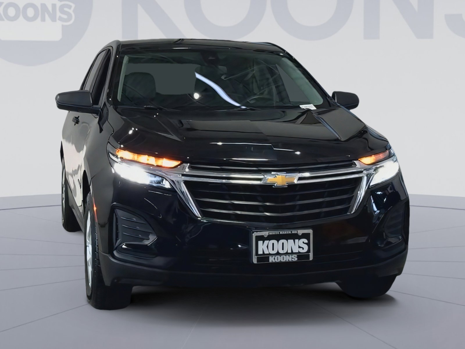 Used 2023 Chevrolet Equinox LS w/ LS Convenience Package image 4