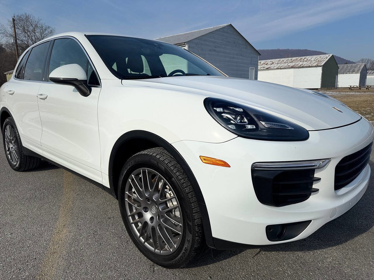 Used 2015 Porsche Cayenne S image 2
