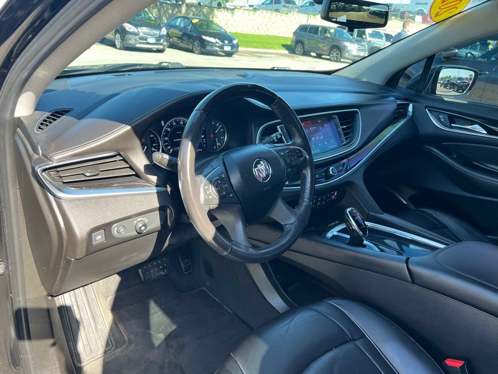 Used 2020 Buick Enclave Avenir w/ Avenir Technology Package AWD/4WD image 18
