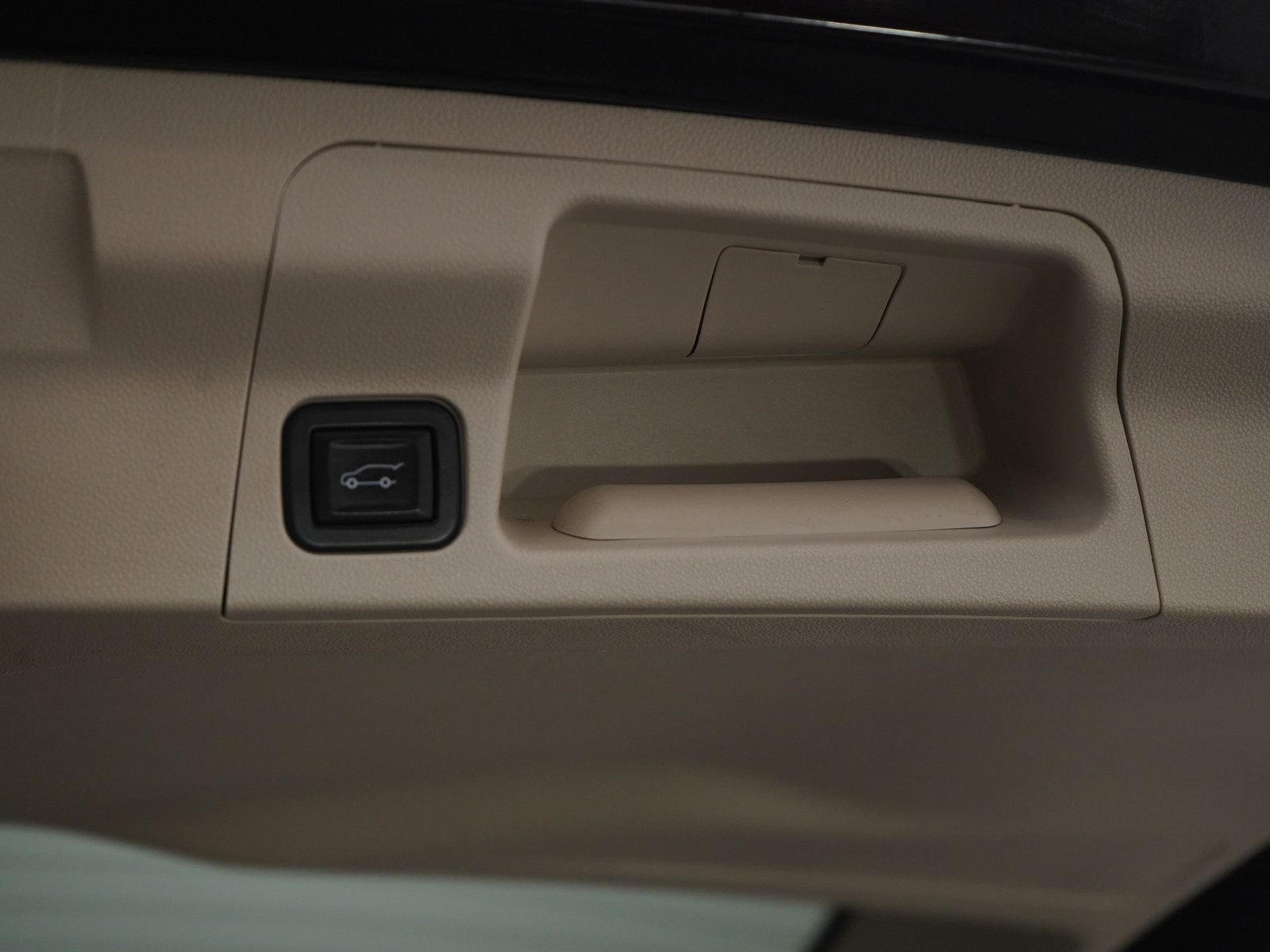 Used 2021 GMC Acadia Denali w/ GMC Pro Grade Package image 11