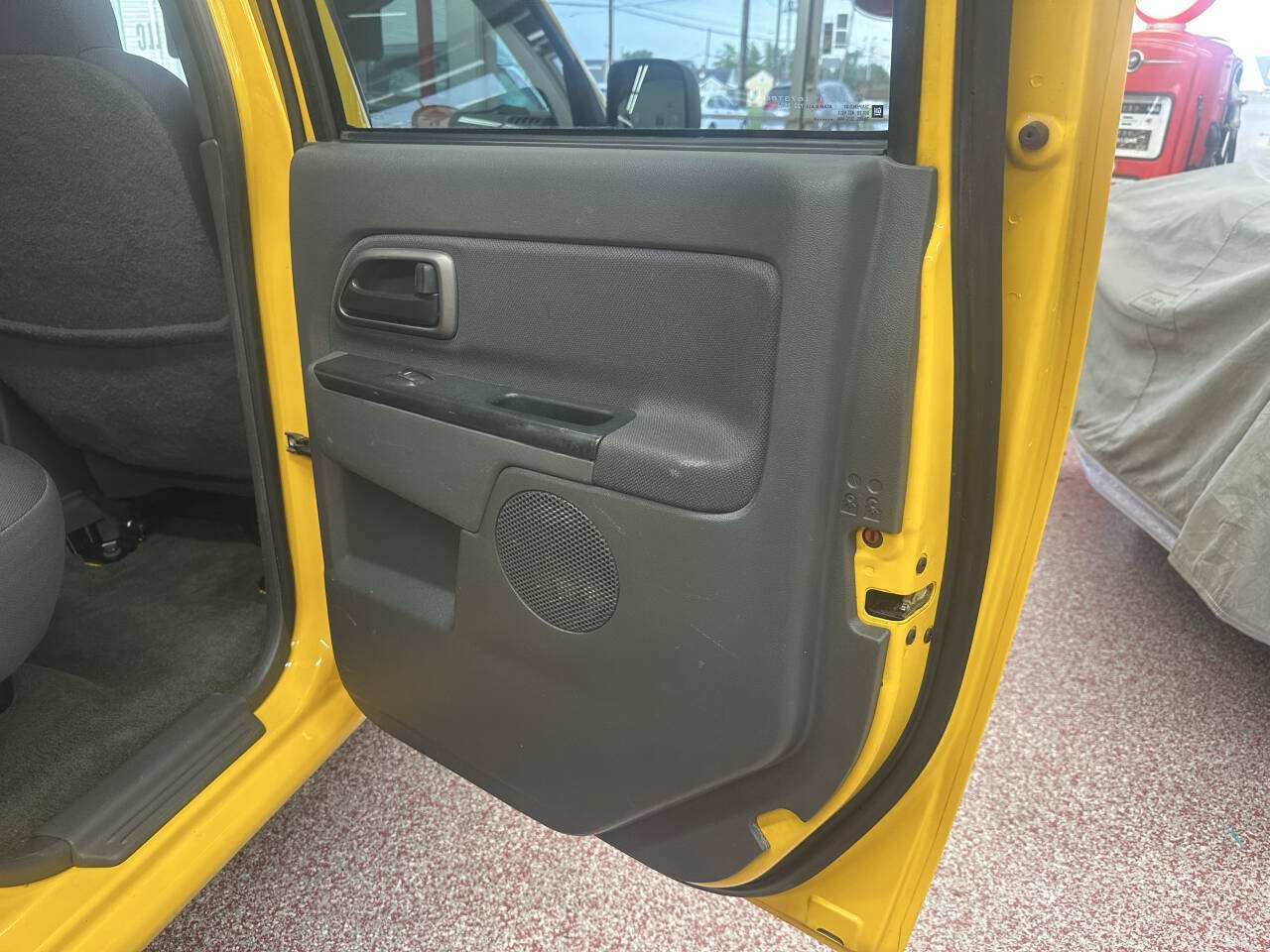 Used 2004 Chevrolet Colorado LS RWD image 30