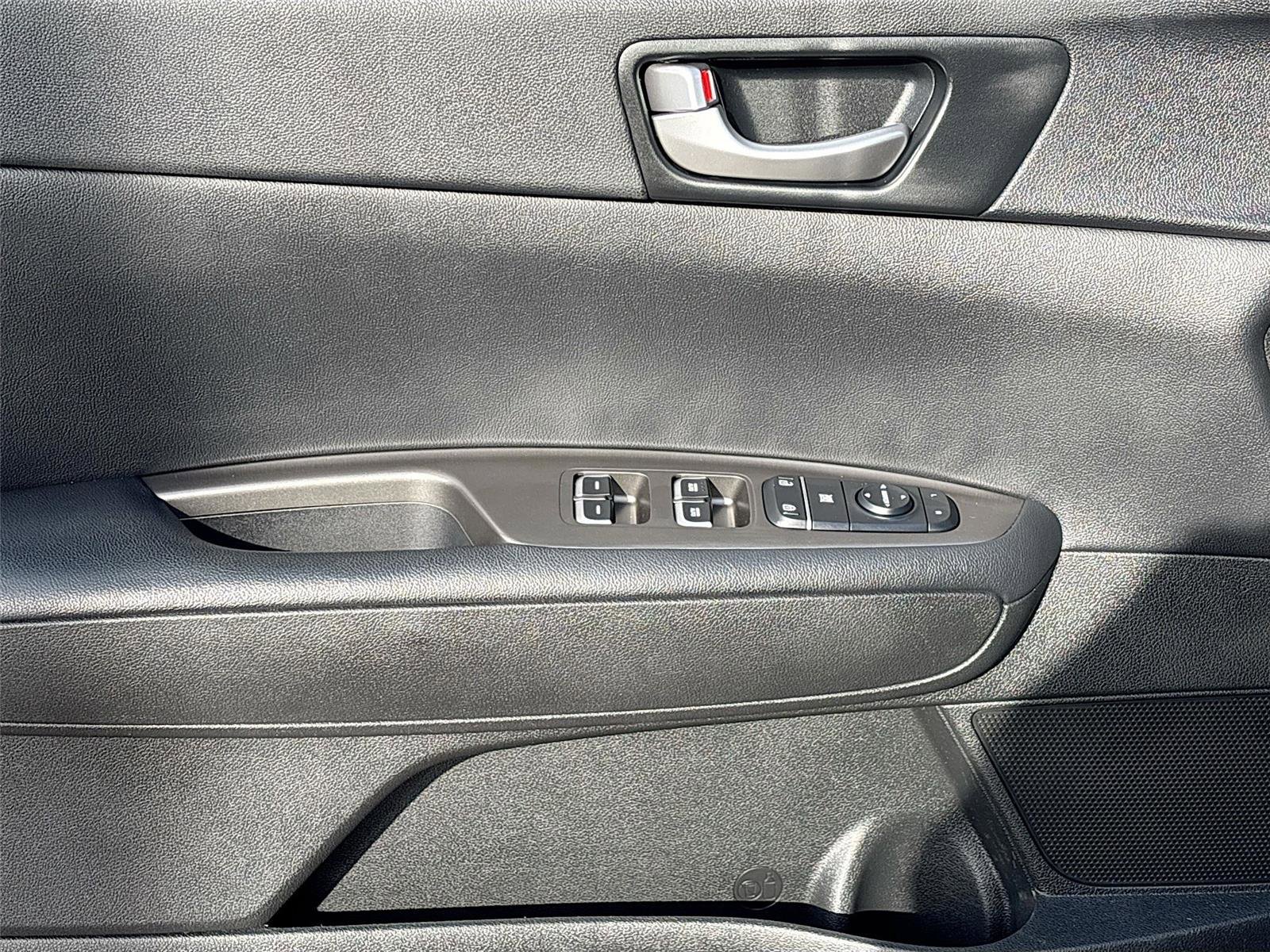 Used 2020 Kia Optima SE image 17