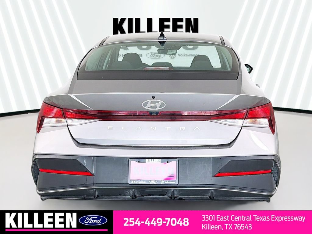 Used 2024 Hyundai Elantra SEL FWD image 4