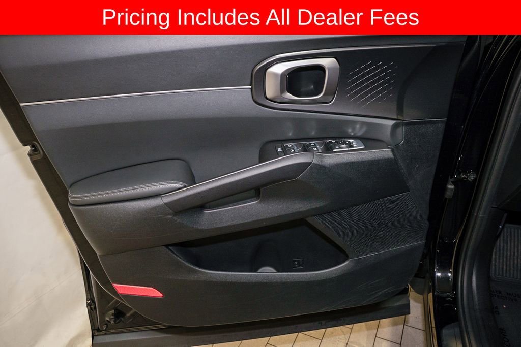 Certified 2025 Kia Sorento S AWD/4WD image 12