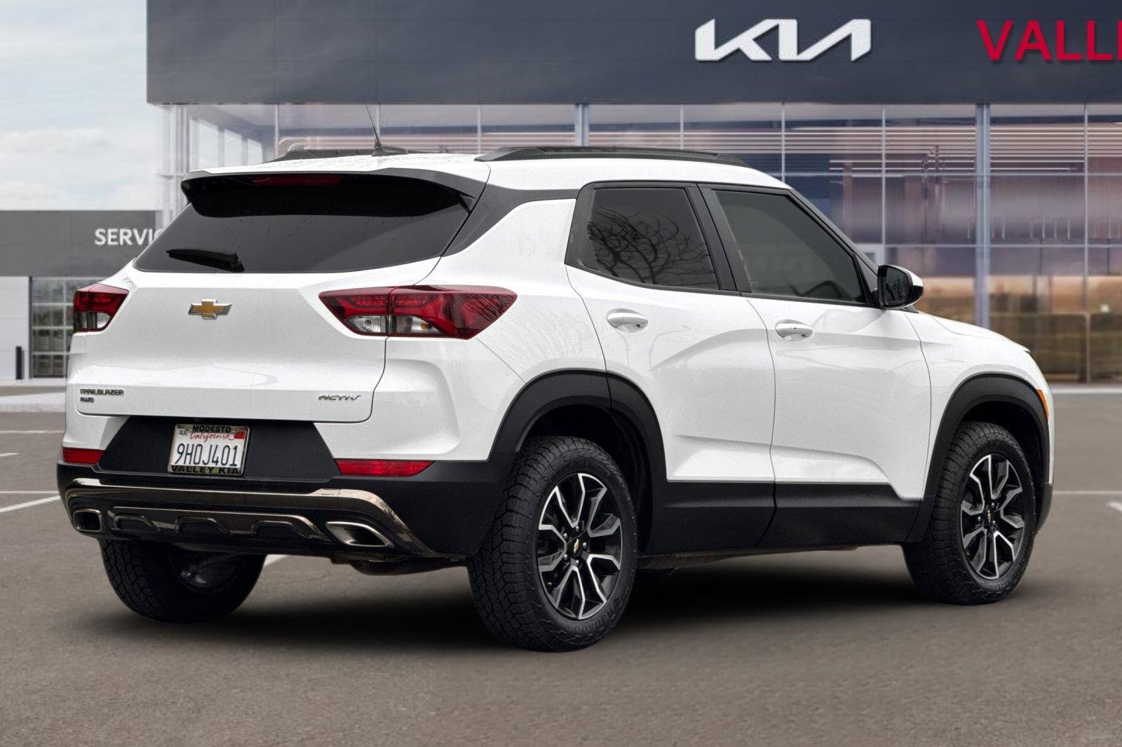 Used 2023 Chevrolet TrailBlazer ACTIV w/ Convenience Package image 4