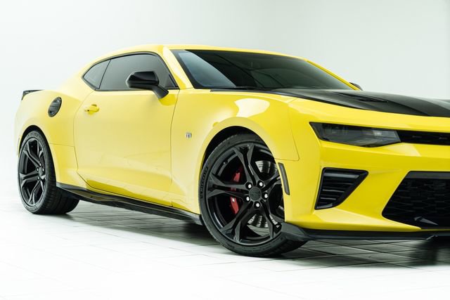 Used 2018 Chevrolet Camaro SS RWD image 3
