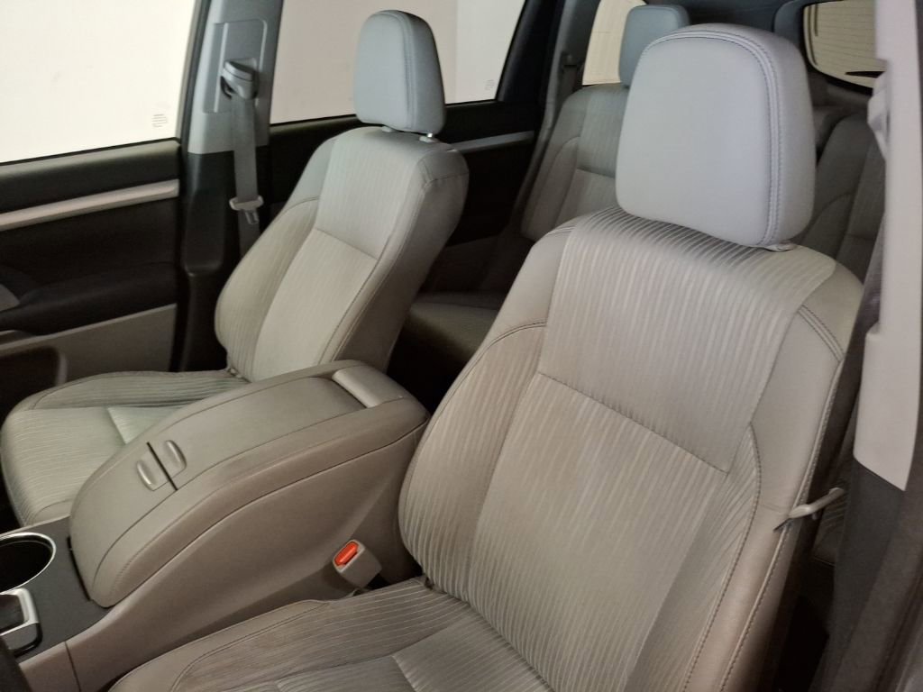 Used 2015 Toyota Highlander Plus image 19
