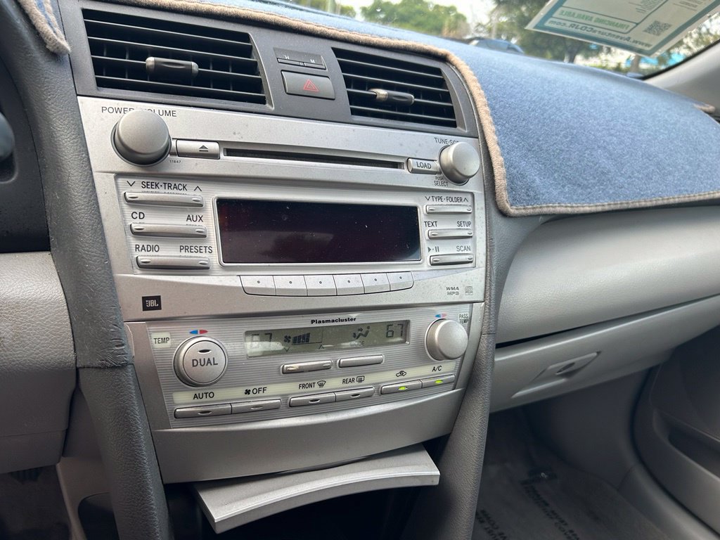 Used 2010 Toyota Camry Hybrid FWD image 19