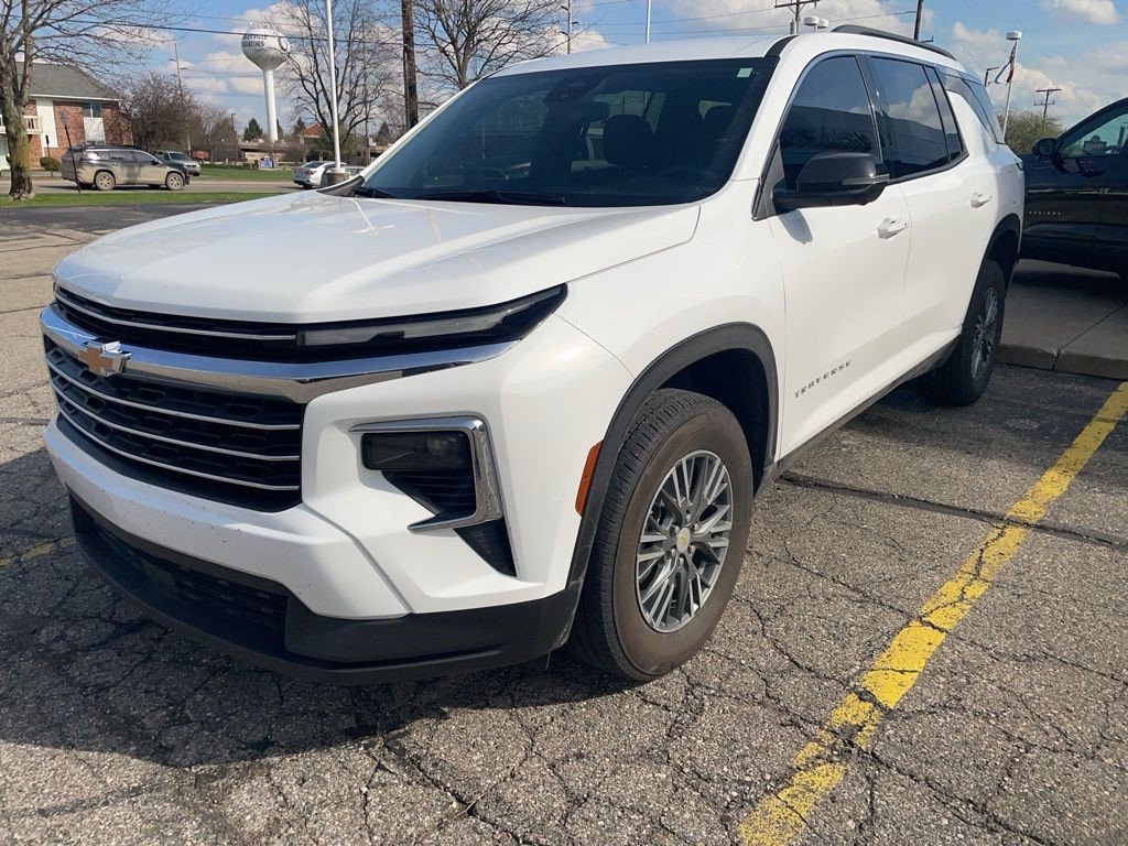Certified 2024 Chevrolet Traverse LT w/ LPO, Floor Liner Package image 1