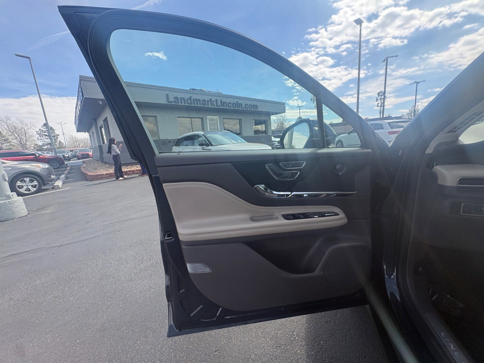 Used 2020 Lincoln Corsair Reserve w/ Equipment Group 201A image 20