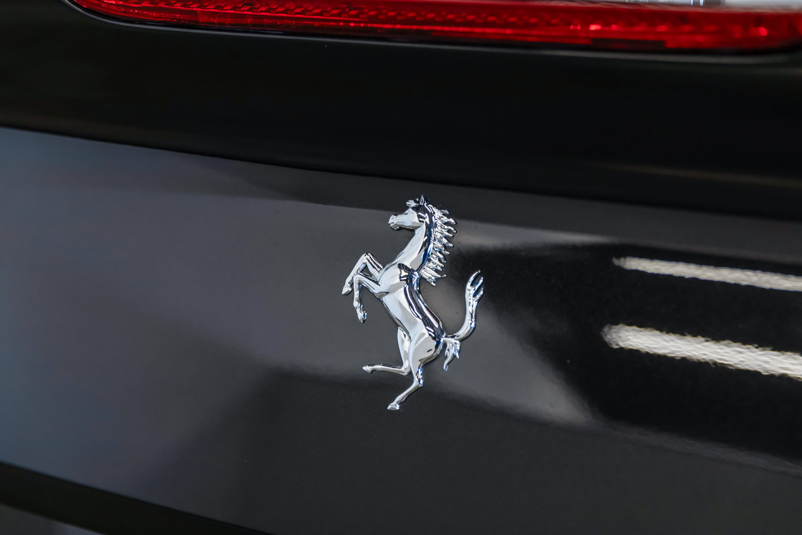 Used 2020 Ferrari Portofino RWD image 31