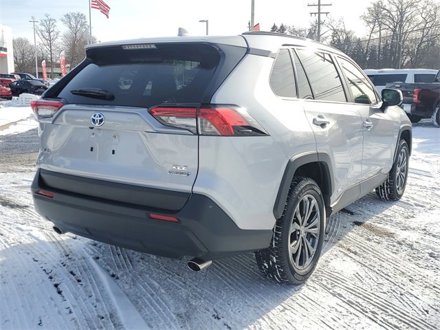 Used 2023 Toyota RAV4 XLE Premium image 4