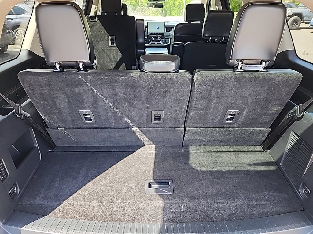Used 2024 Ford Expedition XLT AWD/4WD image 21