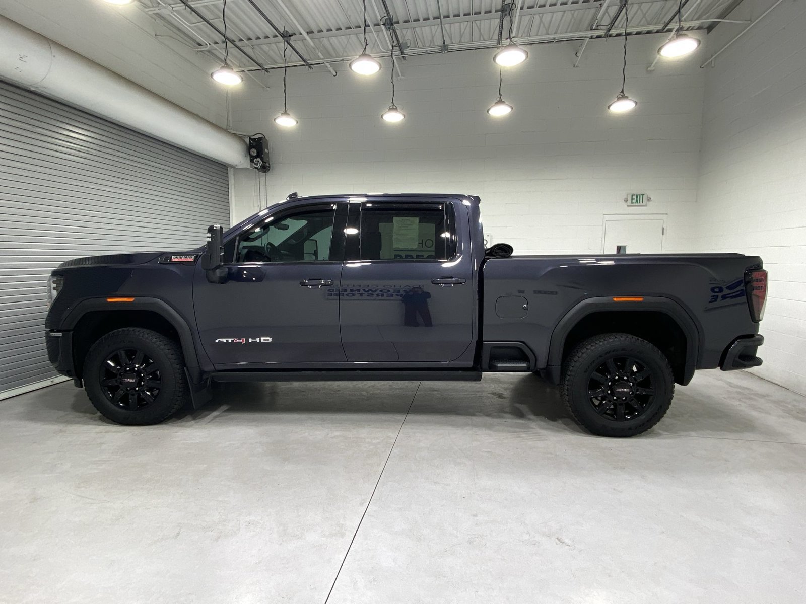 Used 2024 GMC Sierra 2500 AT4 w/ AT4 Premium Plus Package AWD/4WD image 5